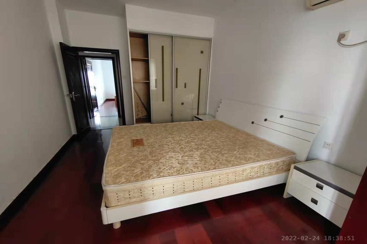 西域名邸  4室2厅2卫    3000.0元/月室内图