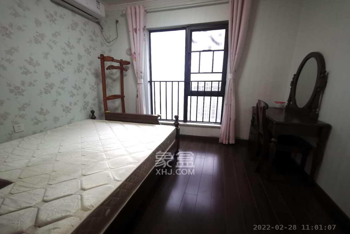 万科里金域滨江  3室2厅2卫    4800.0元/月室内图