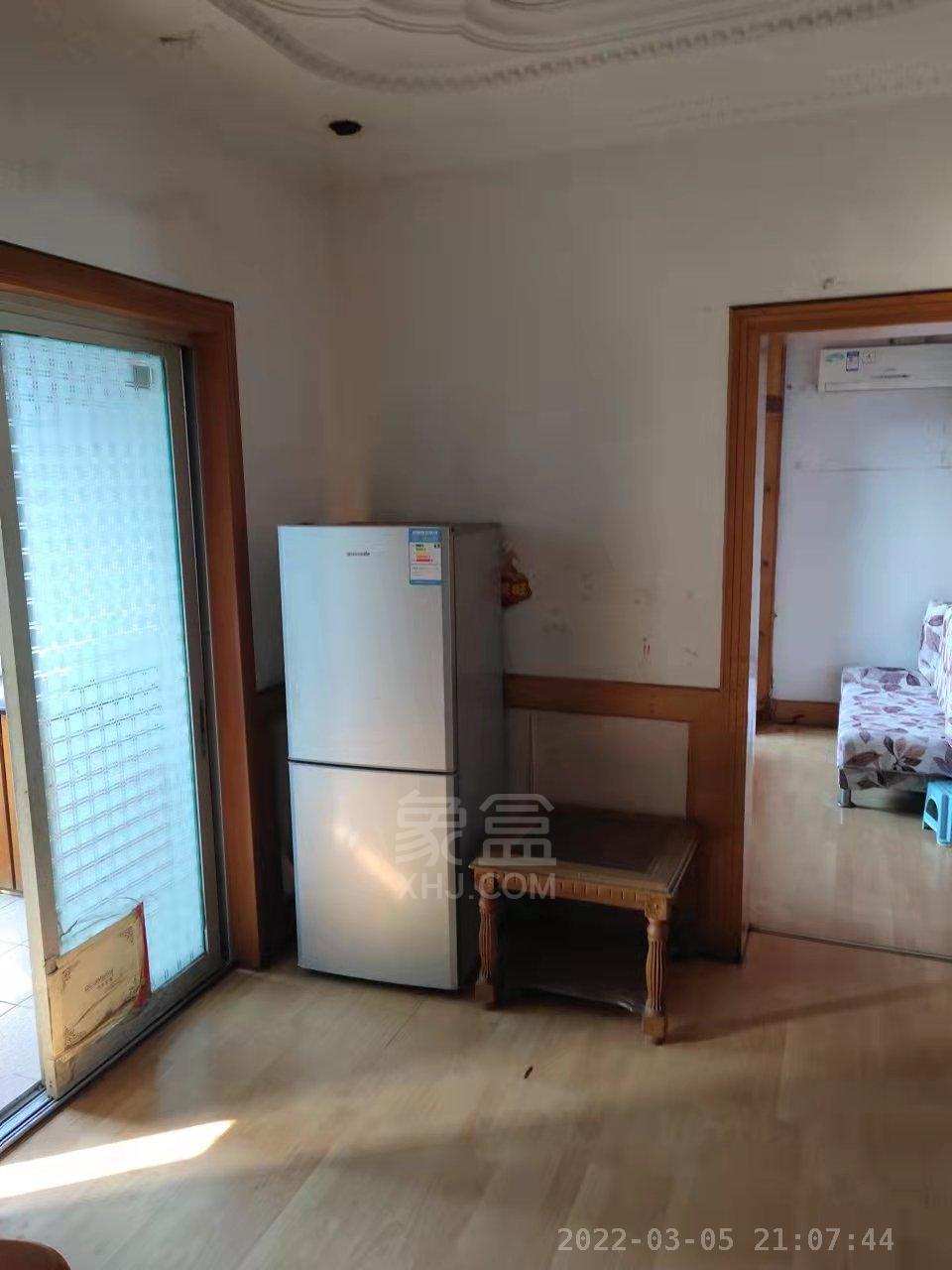 天鹅花园  1室1厅1卫   1300.00元/月室内图