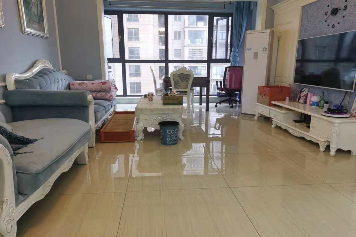 康城上品  3室2厅1卫   66.80万室内图1