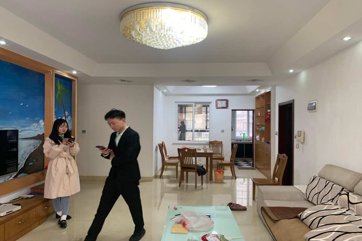 御景东方 3室2厅2卫 1900.00元/月 御景东方 3室2厅2卫 1900.00元/月室内图