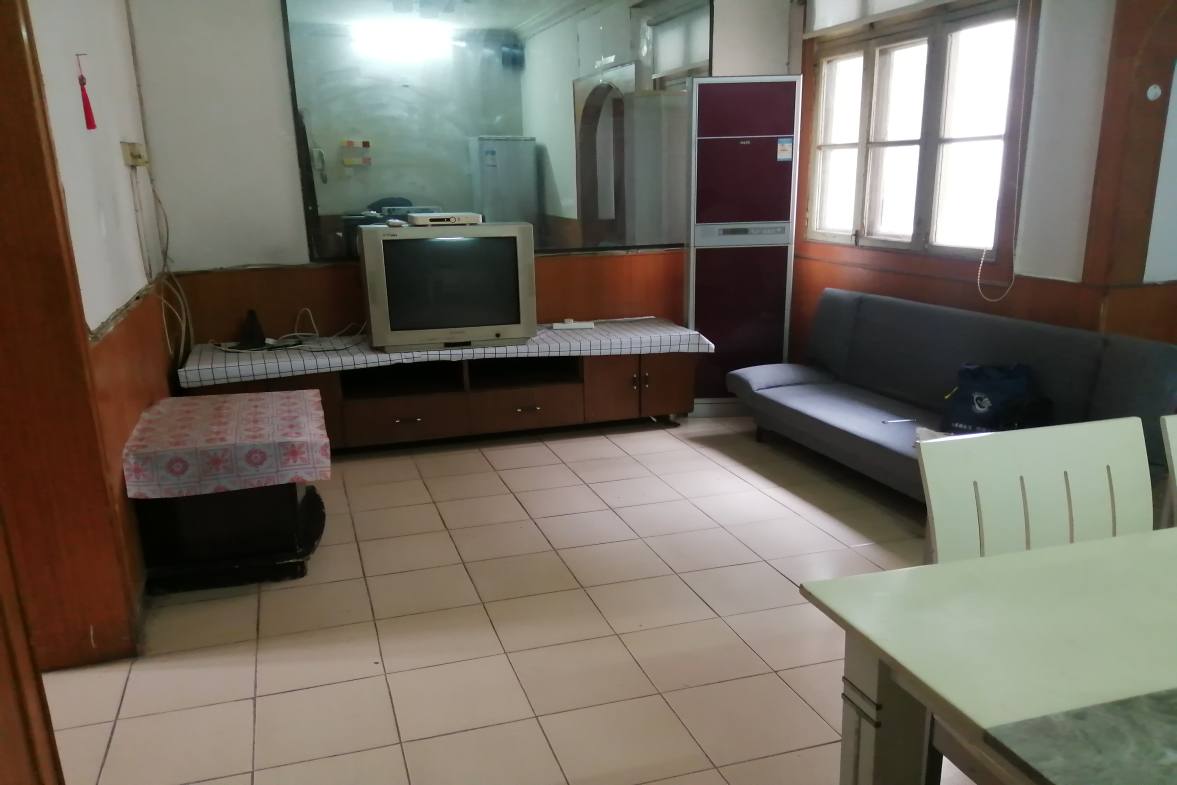 湘农桥社区  2室1厅1卫    1700.0元/月 湘农桥社区  2室1厅1卫    1700.0元/月户型图