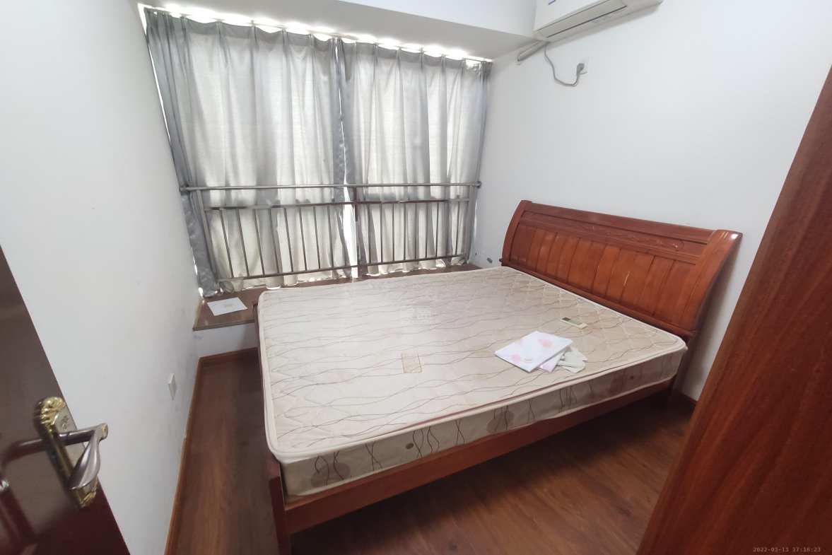 印象华都  3室2厅1卫   1800.00元/月室内图