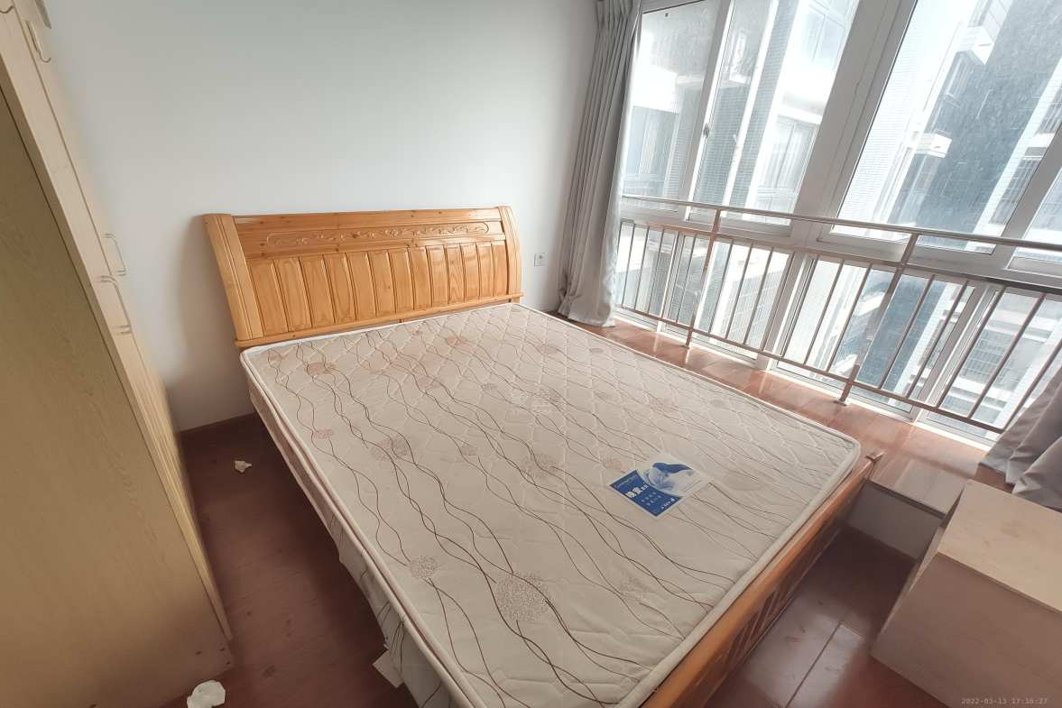印象华都  3室2厅1卫   1800.00元/月室内图