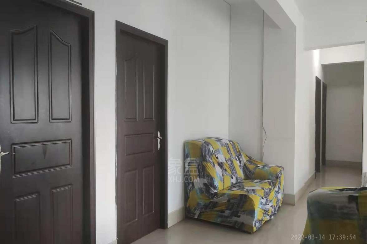 天健华庭 5室2厅1卫 680.0元/月 天健华庭 5室2厅1卫 680.0元/月室内图