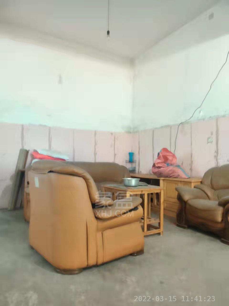 庆云山庄(里面有石塘冲) 3室2厅1卫 1000.0元/月 庆云山庄(里面有石塘冲) 3室2厅1卫 1000.0元/月室内图