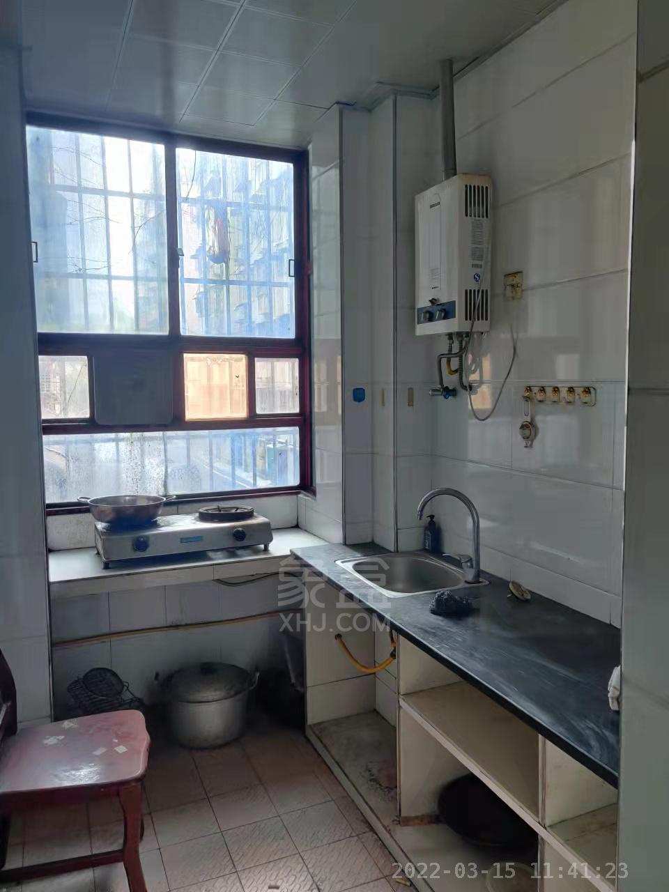 庆云山庄(里面有石塘冲) 3室2厅1卫 1000.0元/月 庆云山庄(里面有石塘冲) 3室2厅1卫 1000.0元/月室内图