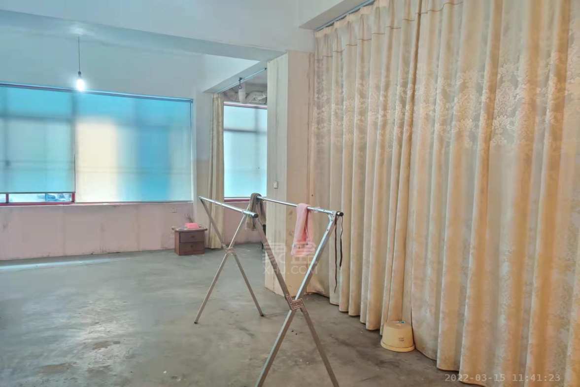 庆云山庄(里面有石塘冲) 3室2厅1卫 1000.0元/月 庆云山庄(里面有石塘冲) 3室2厅1卫 1000.0元/月室内图