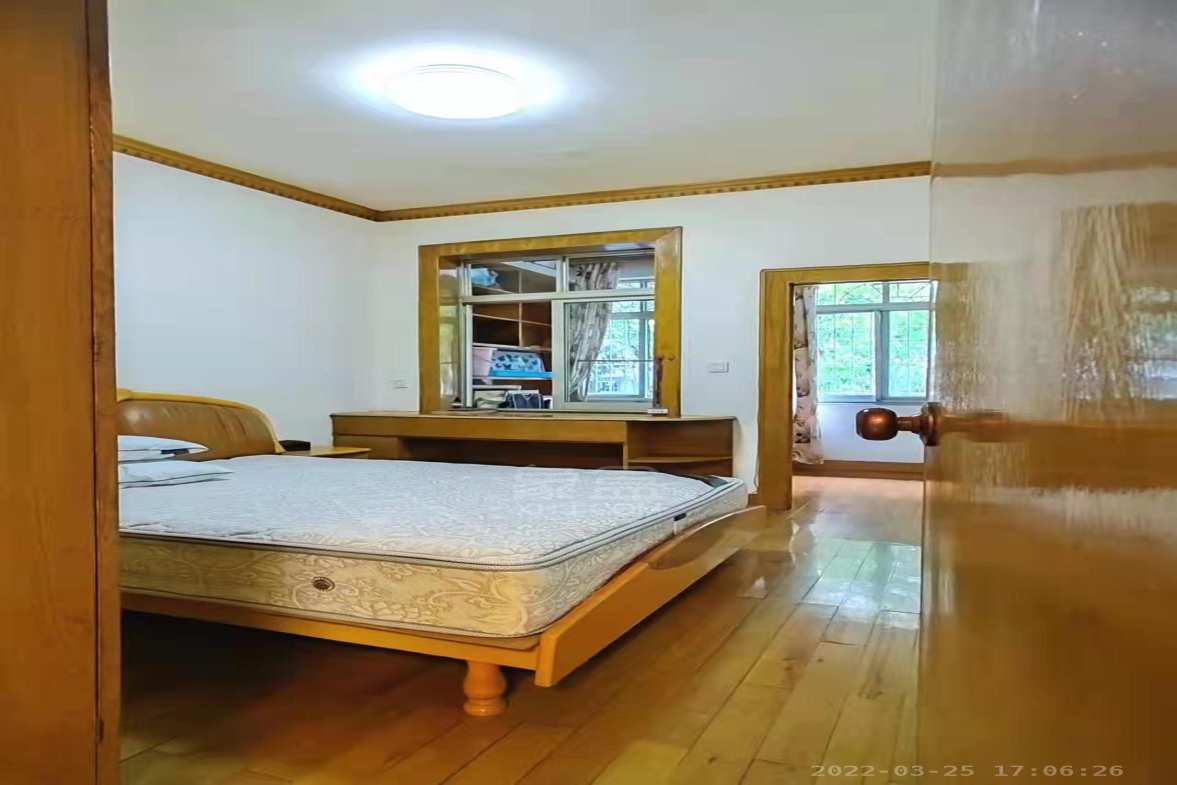 市建小区  2室1厅1卫    1400.0元/月室内图1