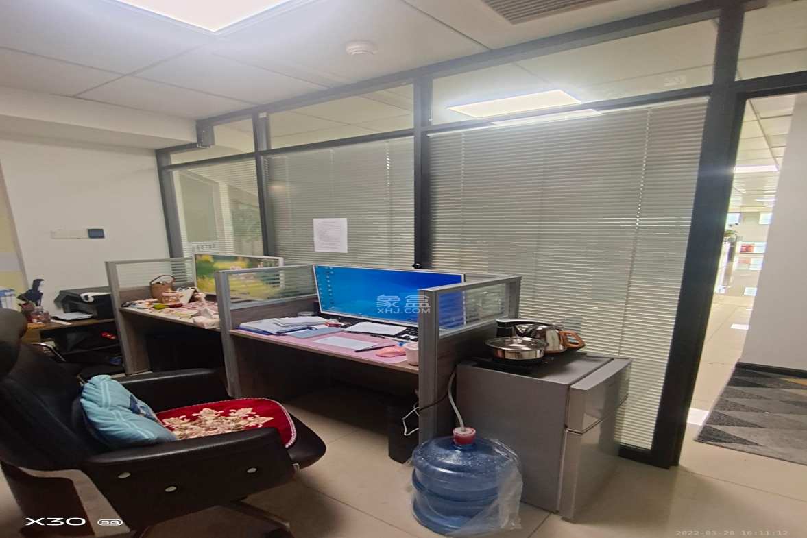 长沙西中心  1室1厅1卫    18000.0元/月室内图