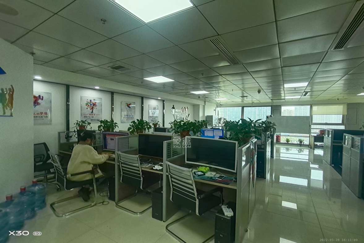 长沙西中心  1室1厅1卫    18000.0元/月室内图