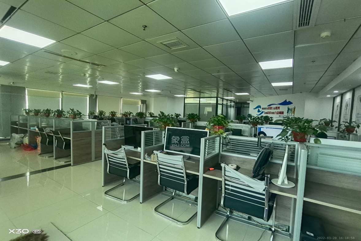 长沙西中心  1室1厅1卫    18000.0元/月室内图