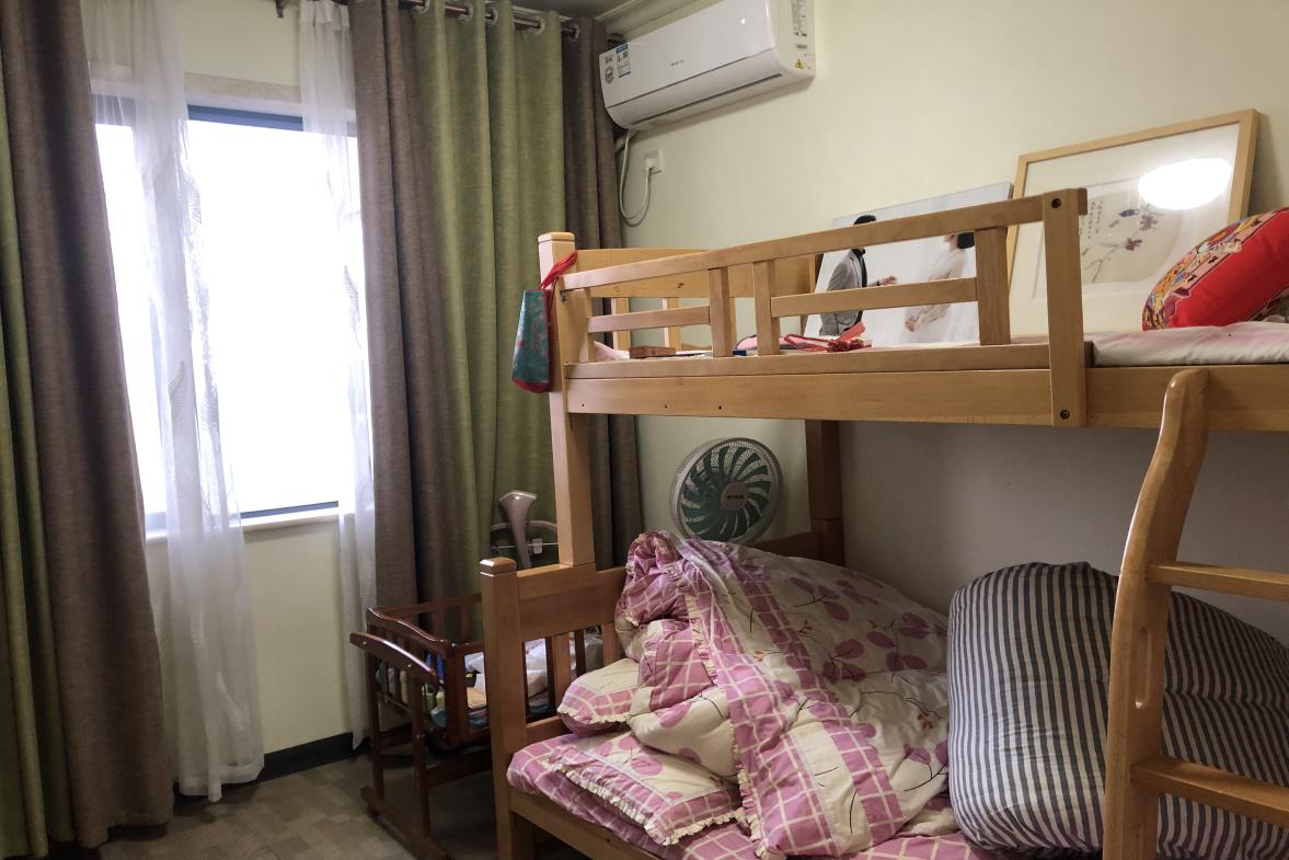 大同沁园  3室2厅2卫    95.0万卫生间