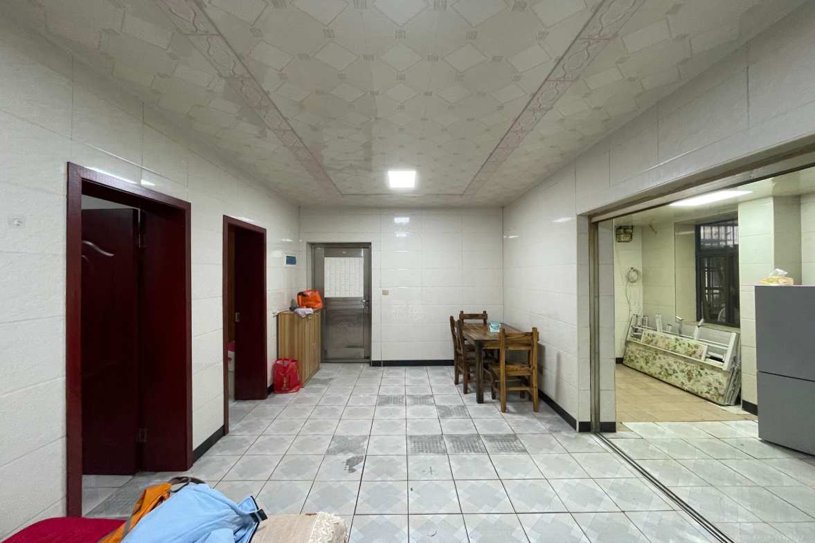 钟鼓岭龙山塘  2室2厅1卫    1500.0元/月室内图1