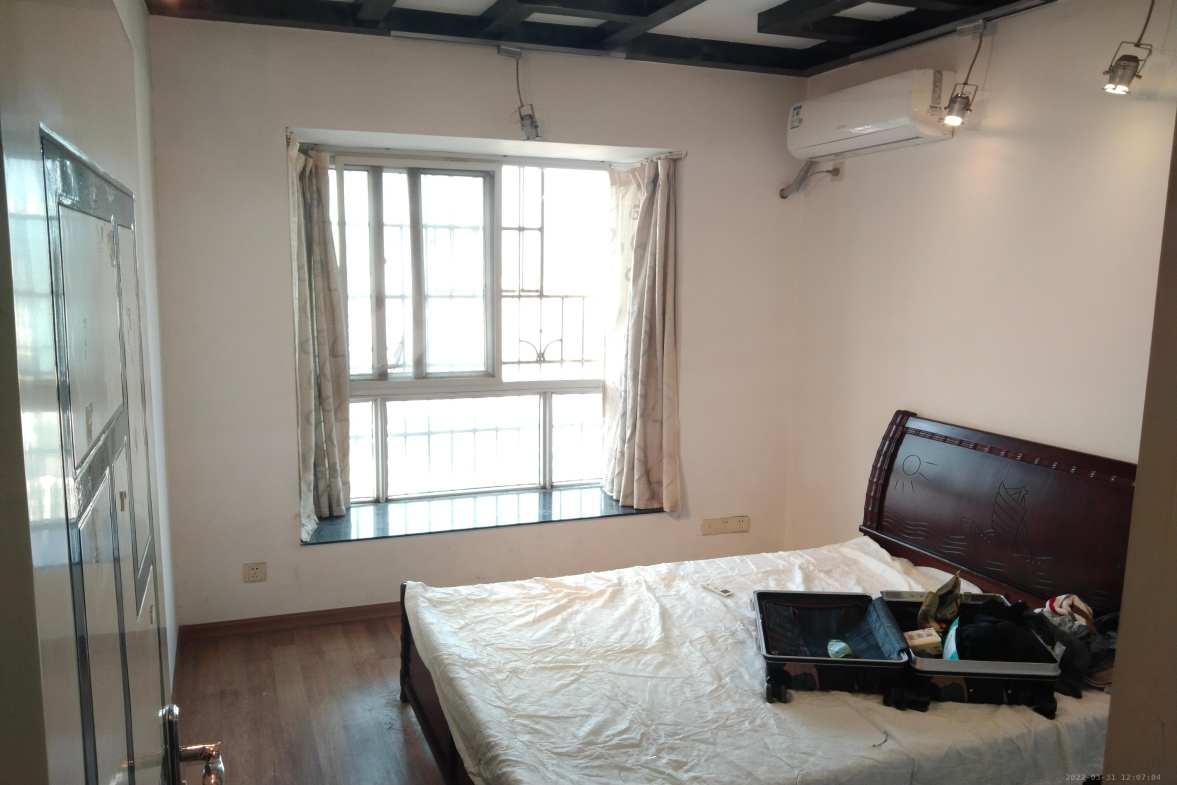 广汇商业广场  3室2厅2卫    2000.0元/月 广汇商业广场  3室2厅2卫    2000.0元/月室内图