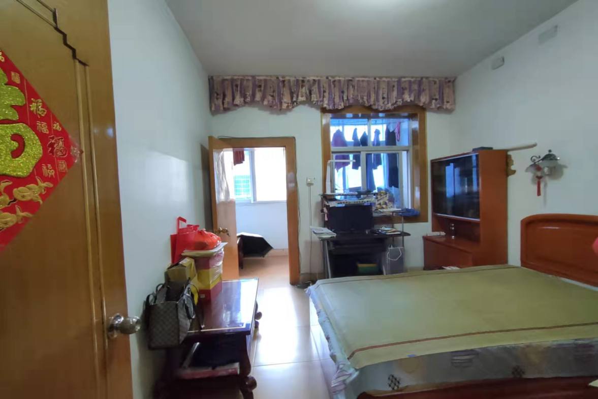 菊苑小区西区  3室2厅1卫    59.8万卧室