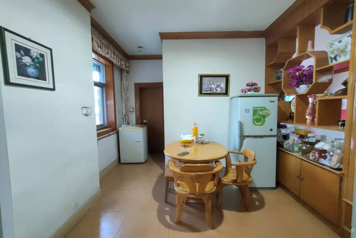 菊苑小区西区  3室2厅1卫    59.8万卧室