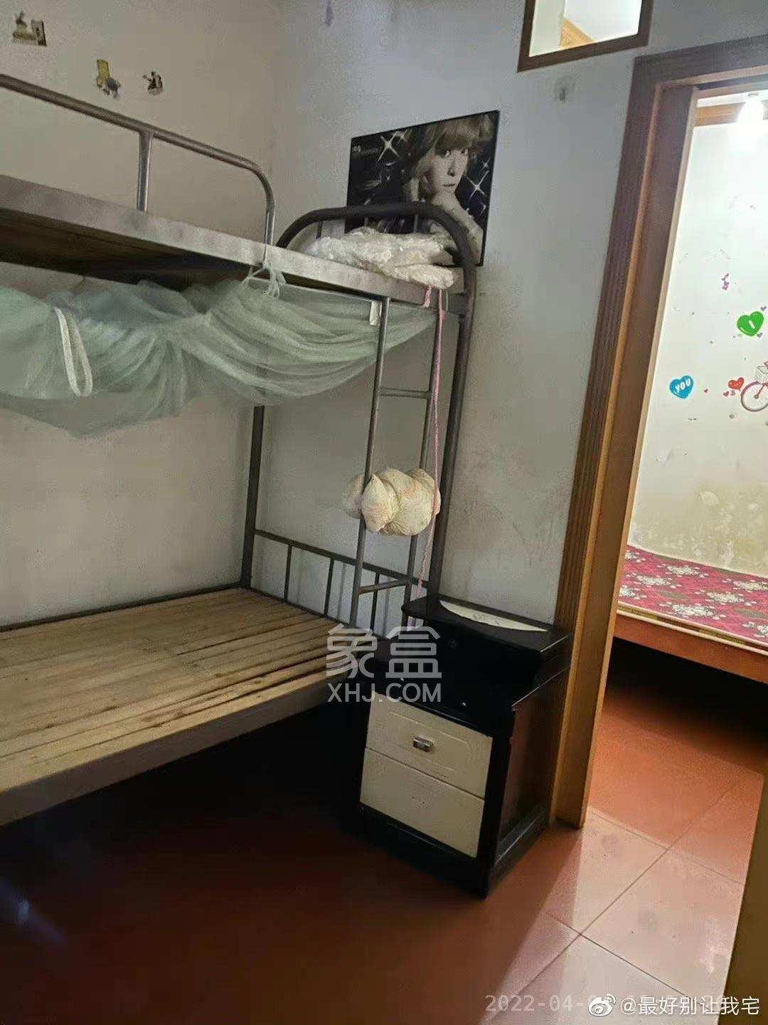 西牌楼社区  3室1厅1卫    2400.0元/月室内图