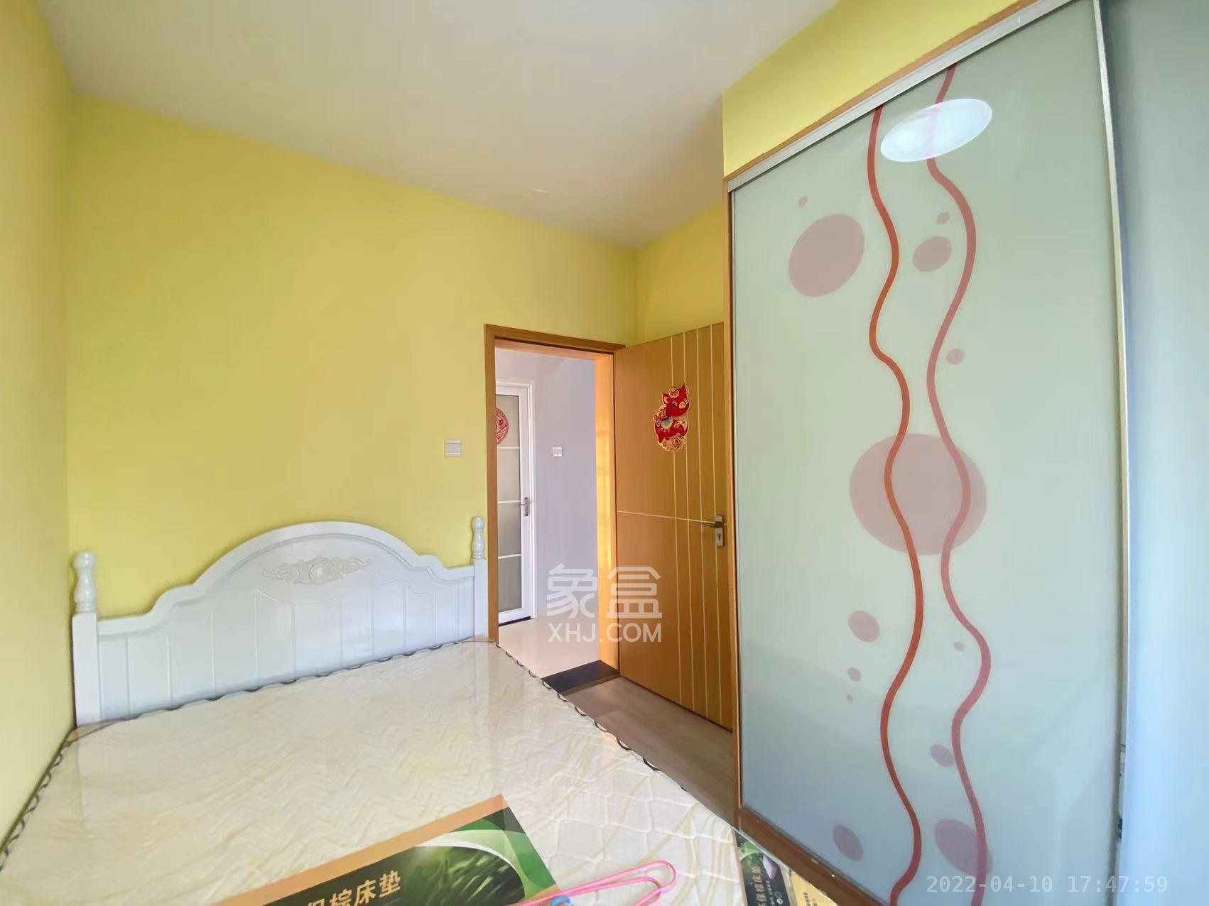 和庄 3室2厅1卫 2400.0元/月