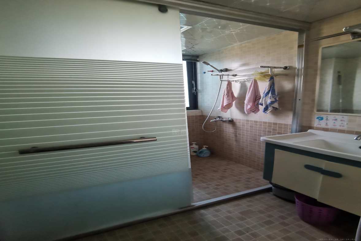 中央皇庭 3室2厅1卫 1600.0元/月 中央皇庭 3室2厅1卫 1600.0元/月室内图