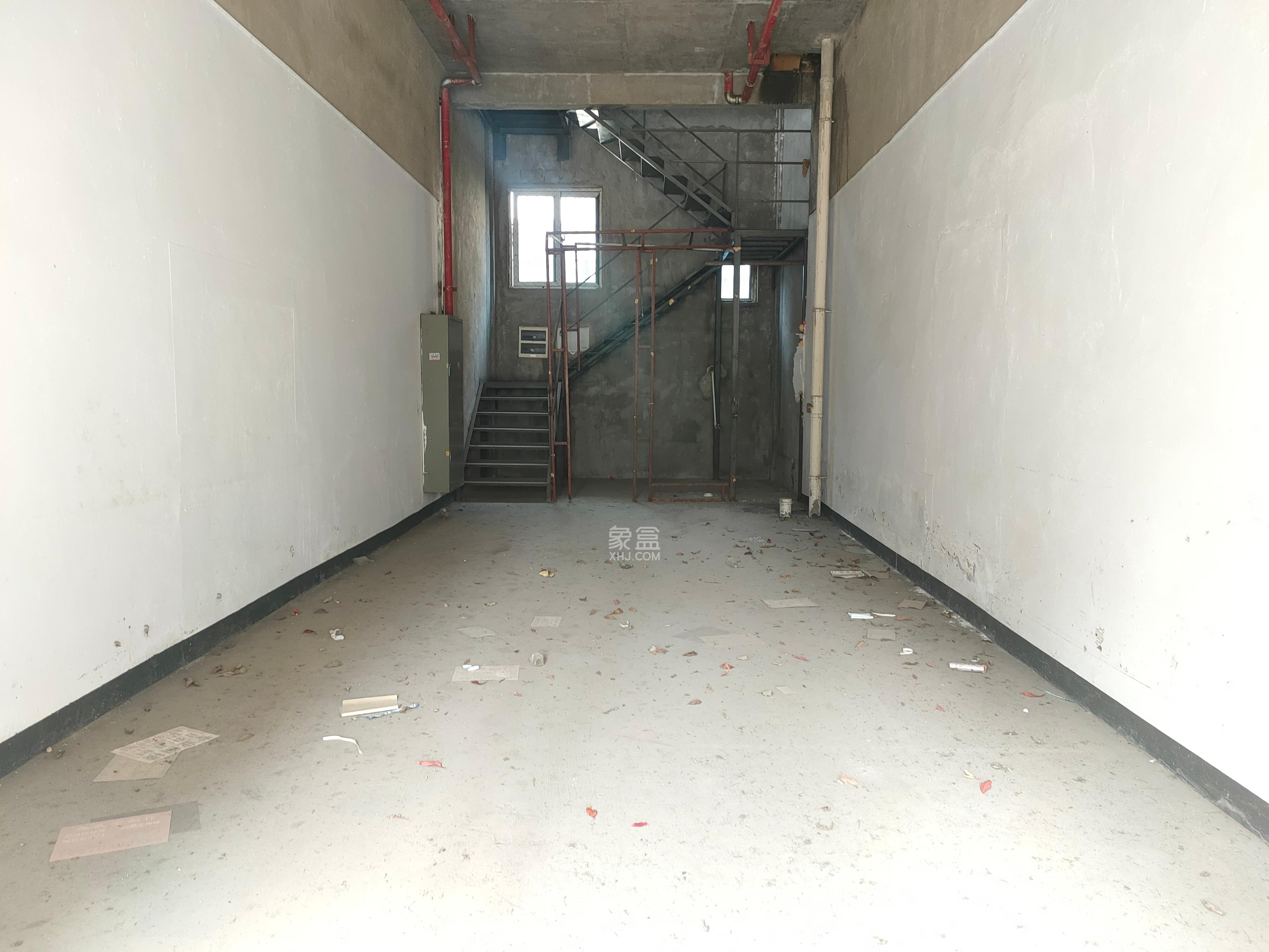 保利香槟国际   95.0㎡      3800.0元/月