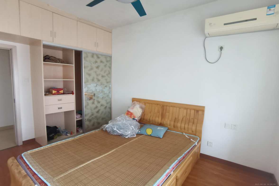 中央皇庭 3室2厅1卫 1600.0元/月 中央皇庭 3室2厅1卫 1600.0元/月室内图