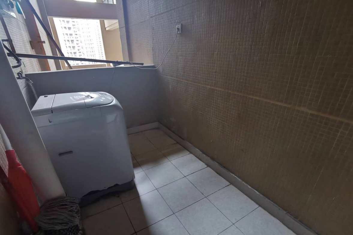 南湖国际4期  2室1厅1卫    2300.0元/月 南湖国际4期  2室1厅1卫    2300.0元/月室内图