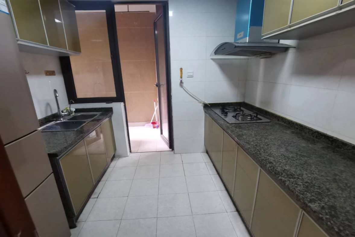 南湖国际4期  2室1厅1卫    2300.0元/月 南湖国际4期  2室1厅1卫    2300.0元/月室内图