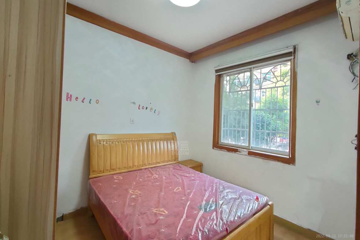 市二中单位房 3室2厅2卫 1400.0元/月 市二中单位房 3室2厅2卫 1400.0元/月室内图