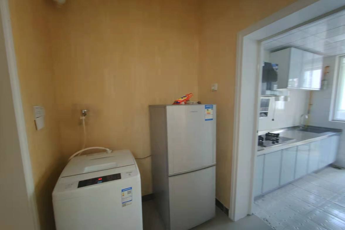 南湖锦苑 1室1厅1卫 1700.0元/月 南湖锦苑 1室1厅1卫 1700.0元/月室内图