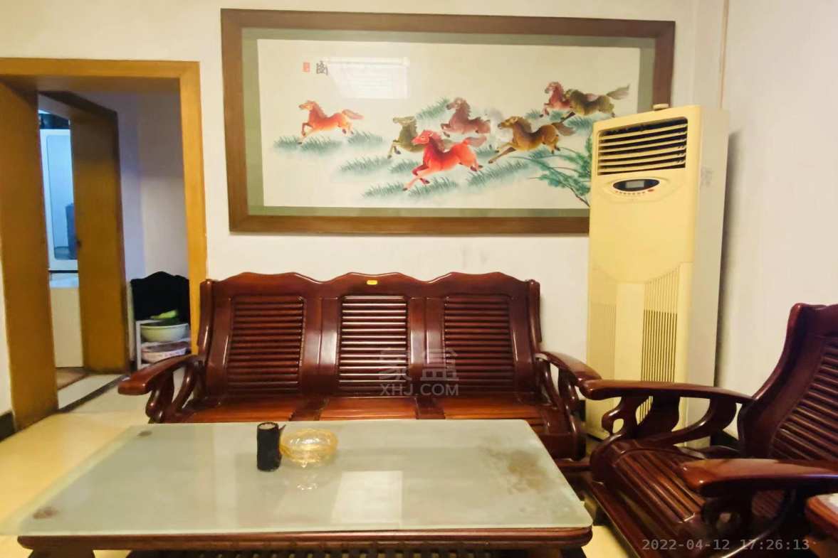 解放街散盘 6室3厅2卫 1300.0元/月 解放街散盘 6室3厅2卫 1300.0元/月室内图