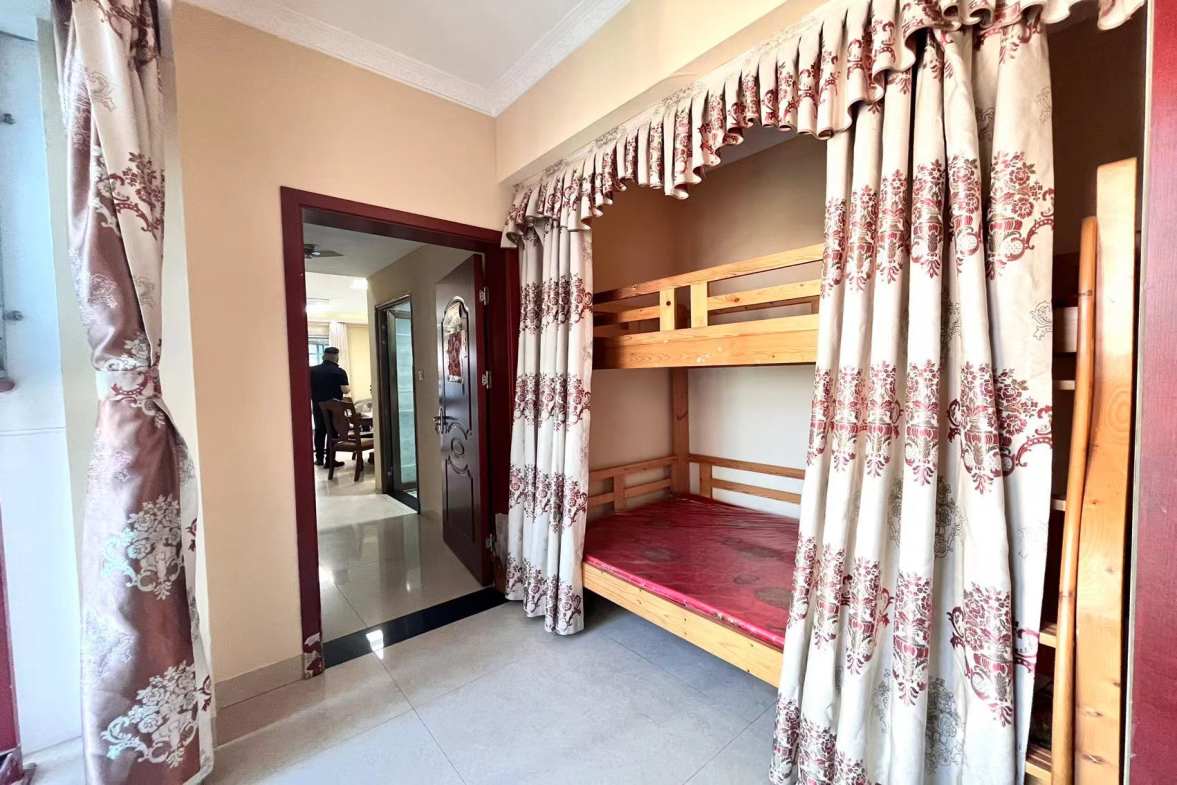 特变水木融城  3室2厅1卫    2000.0元/月 特变水木融城  3室2厅1卫    2000.0元/月室内图