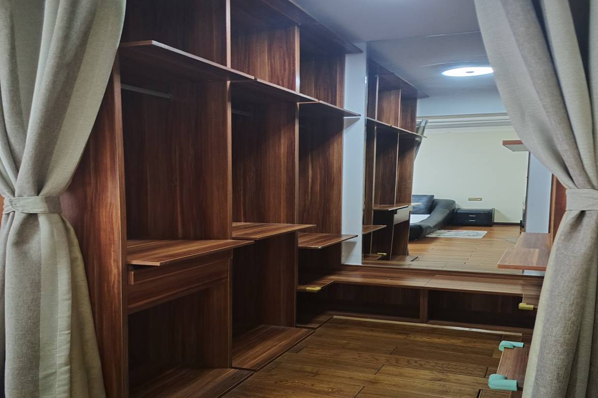 南风苑 3室2厅2卫 2300.0元/月 南风苑 3室2厅2卫 2300.0元/月室内图