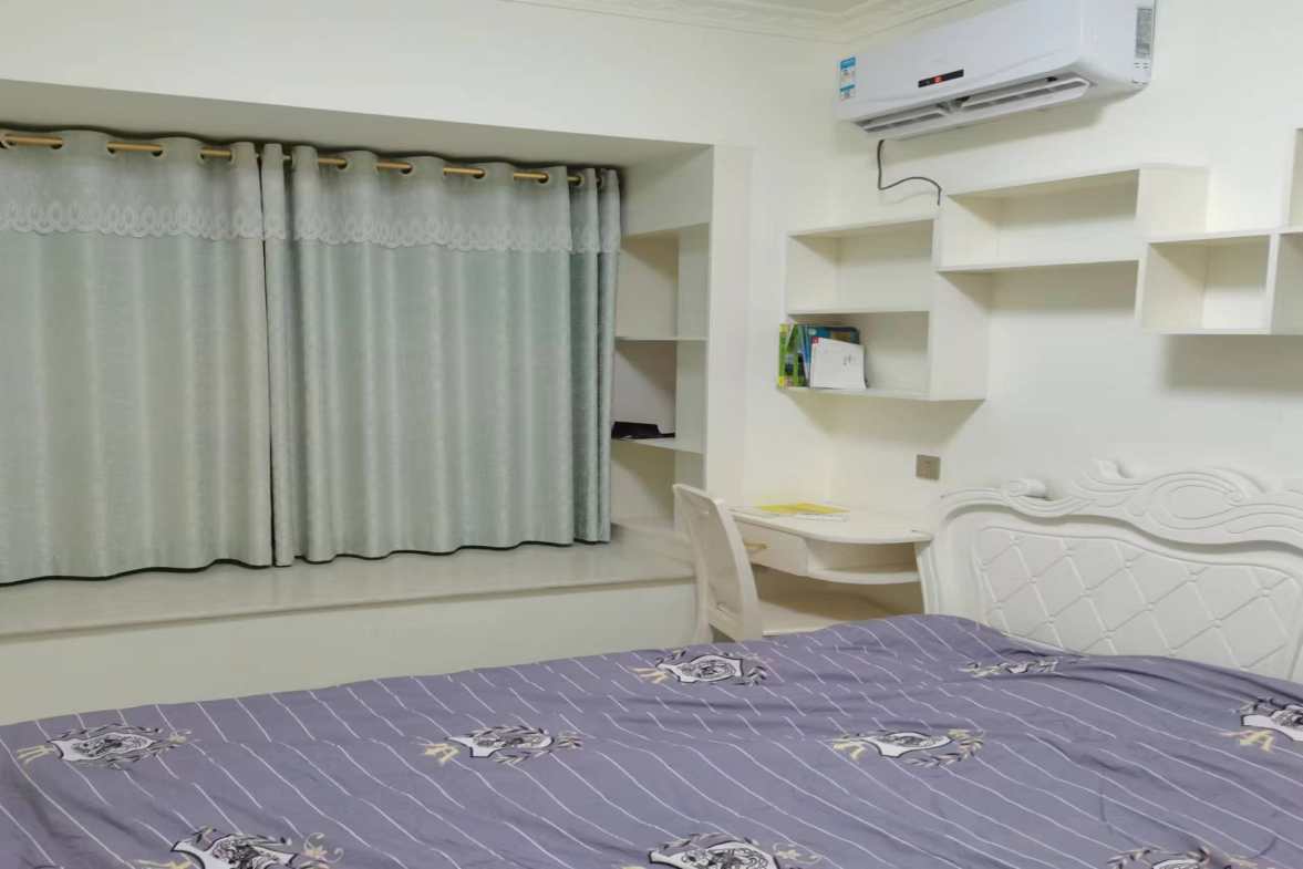 富厚名城 3室2厅1卫 65.0万 富厚名城 3室2厅1卫 65.0万客厅