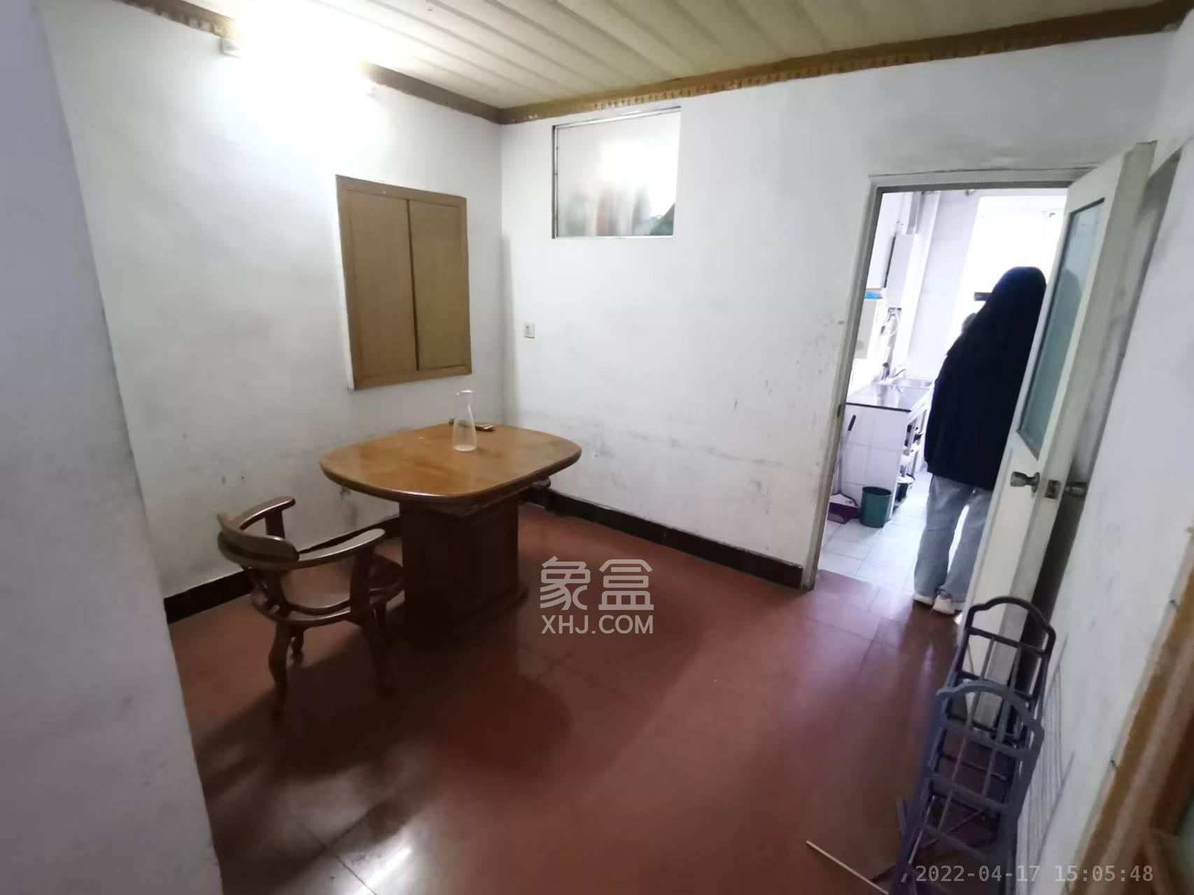 造漆厂宿舍 3室2厅1卫 2500.0元/月