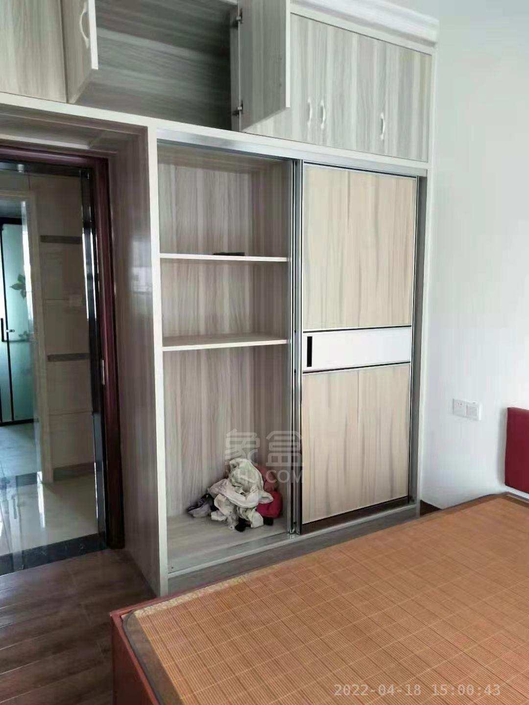 庐山一号  3室2厅1卫    2800.0元/月室内图