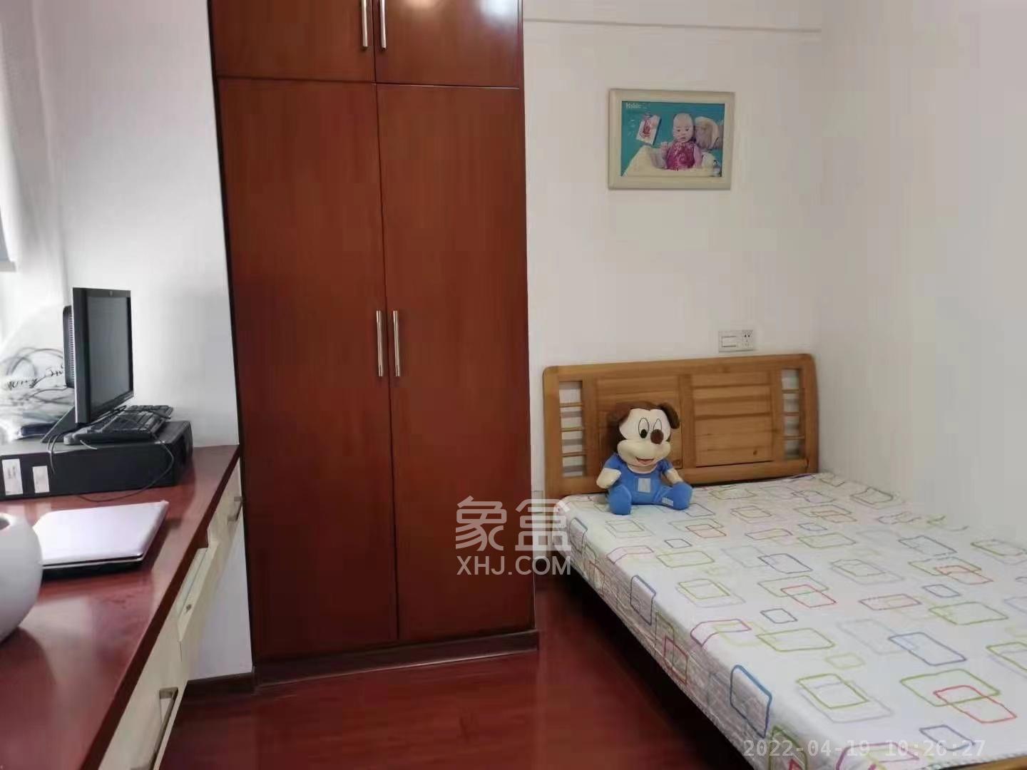 开源鑫阁  4室2厅2卫    2800.0元/月