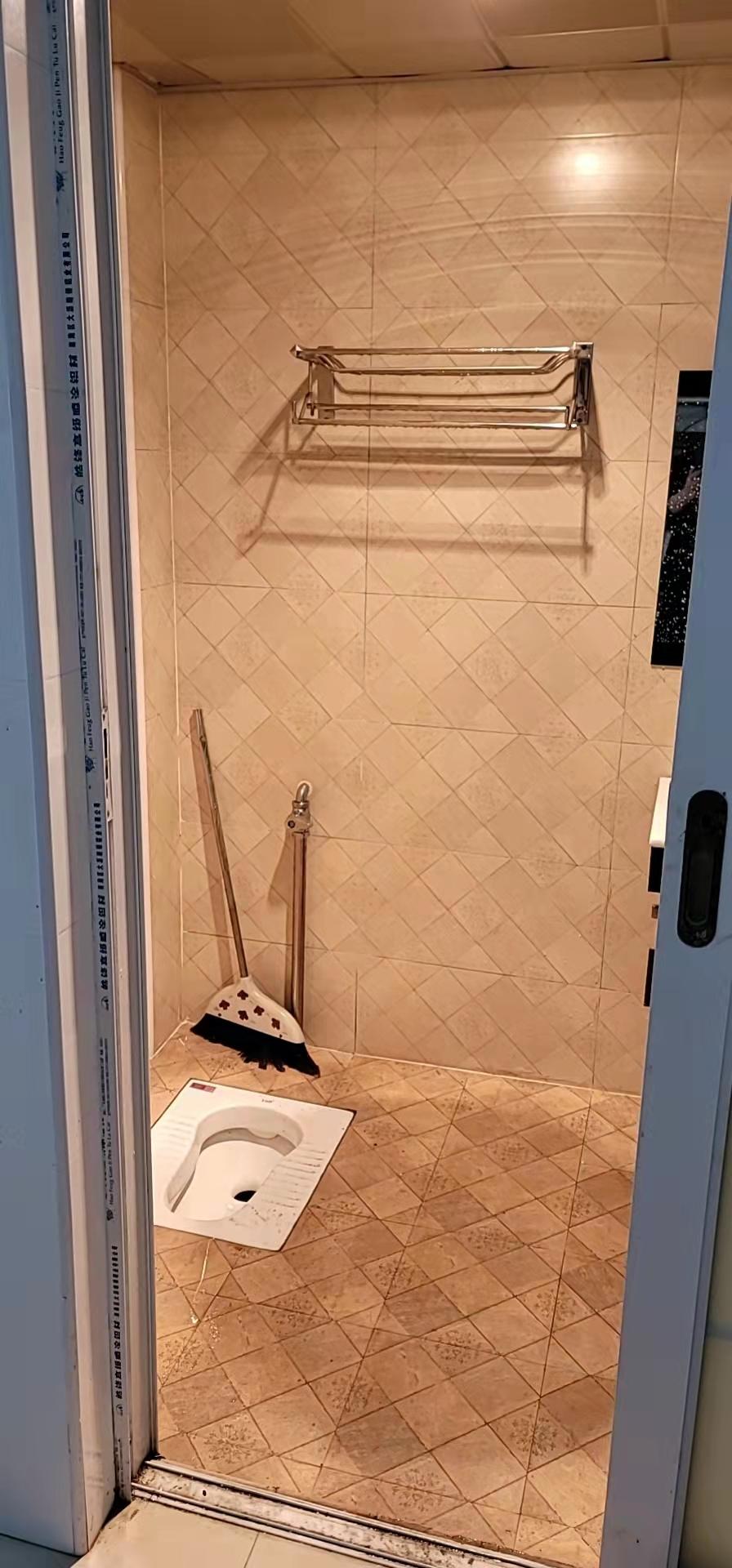 君临新世界  1室1厅1卫    1300.0元/月 君临新世界  1室1厅1卫    1300.0元/月室内图