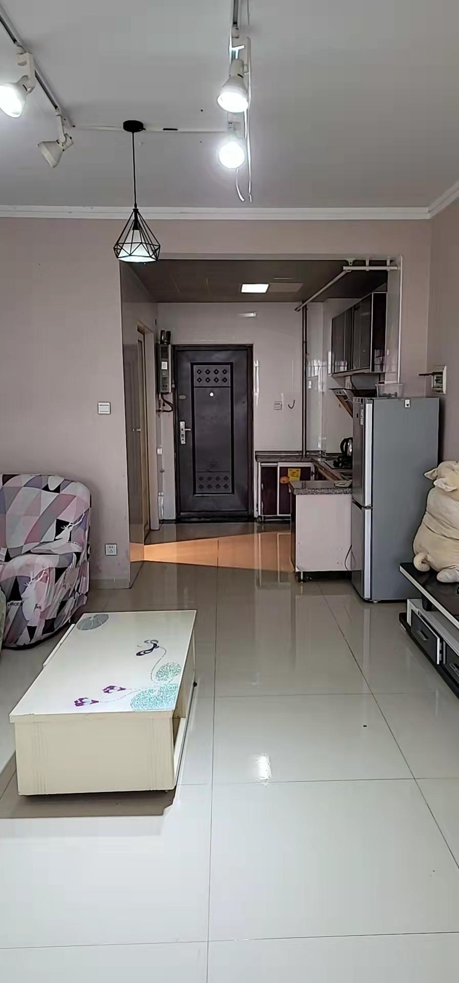 君临新世界  1室1厅1卫    1300.0元/月 君临新世界  1室1厅1卫    1300.0元/月室内图1