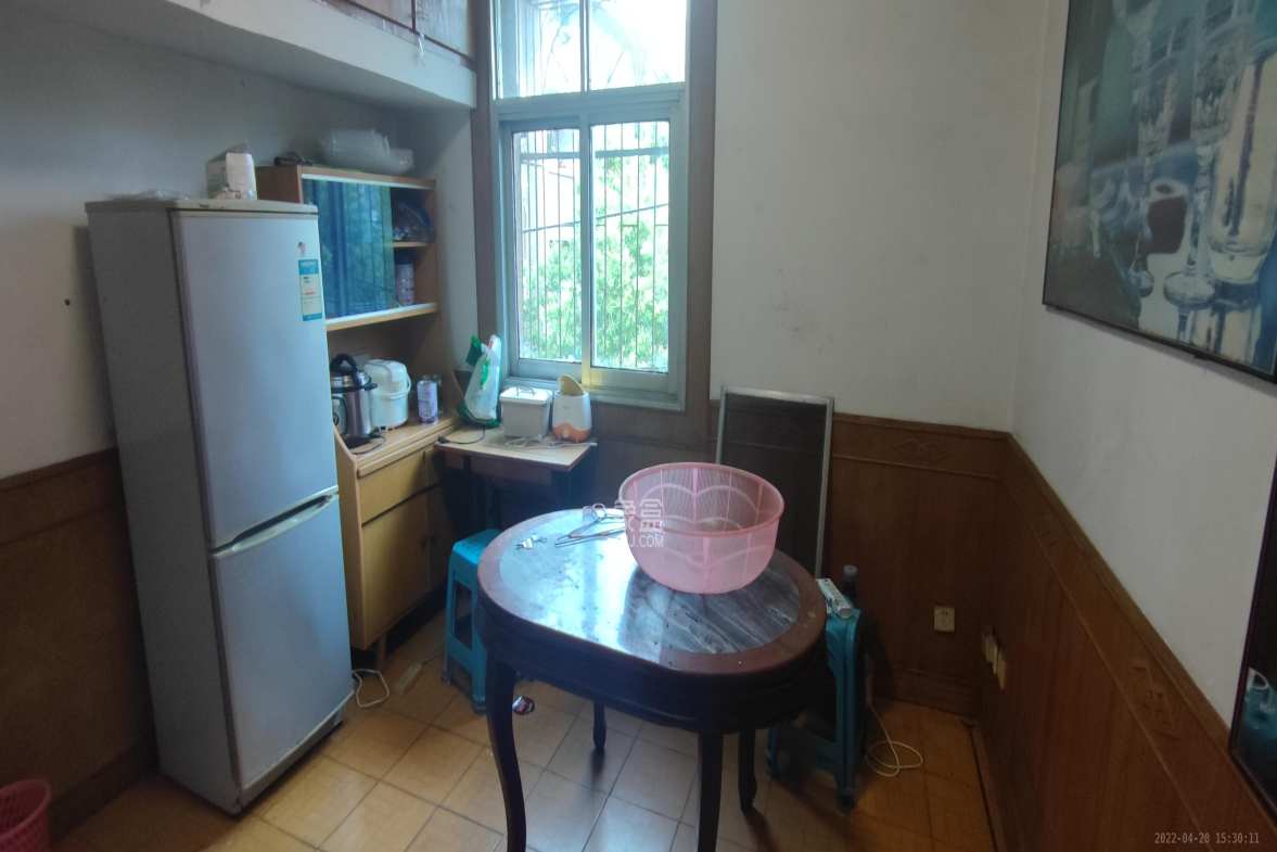 建湘新村  4室2厅1卫    1600.0元/月室内图