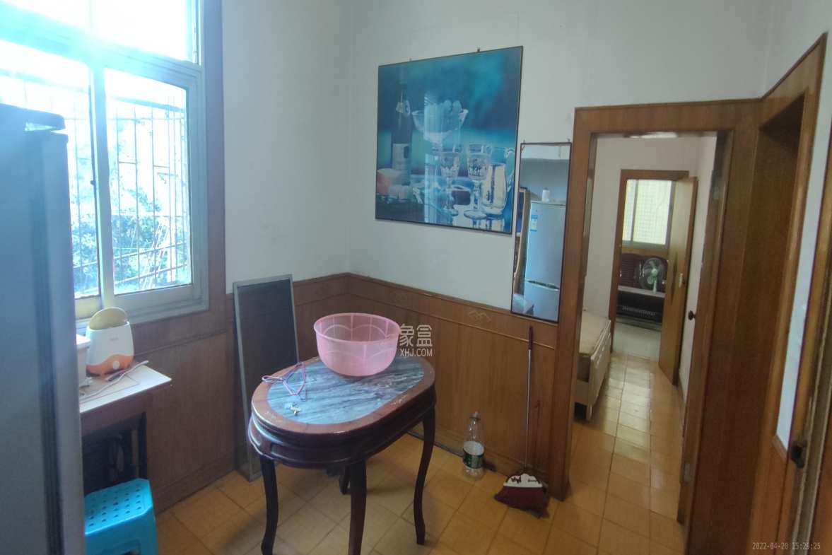 建湘新村  4室2厅1卫    1600.0元/月室内图1