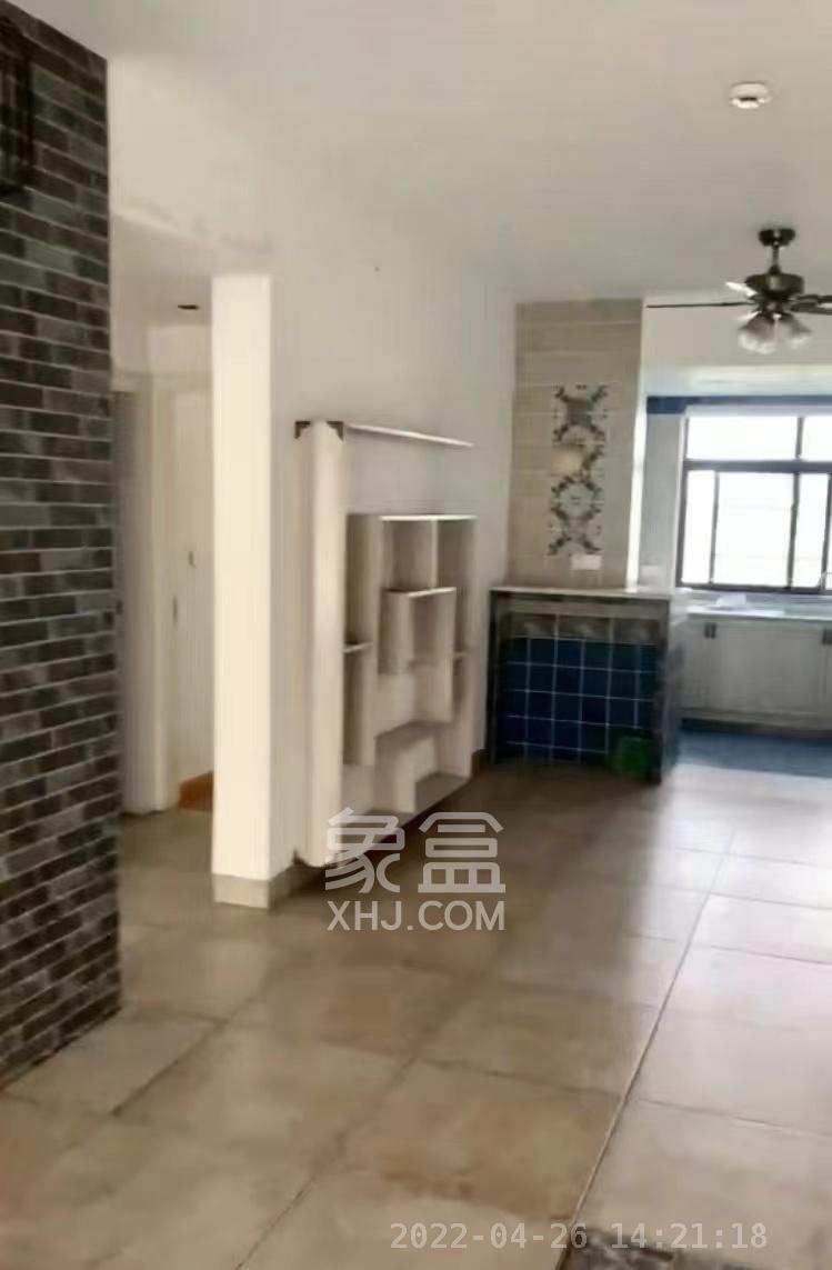 翰林居  3室2厅2卫   74.80万客厅