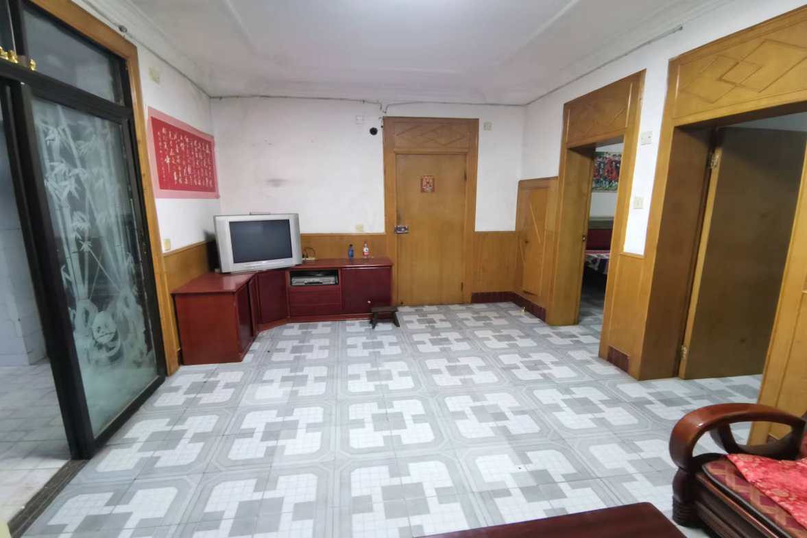 桔园小区  3室1厅1卫    28.8万 桔园小区  3室1厅1卫    28.8万客厅