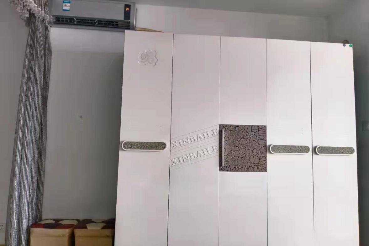 君临新世界  1室1厅1卫    1500.0元/月 君临新世界  1室1厅1卫    1500.0元/月室内图