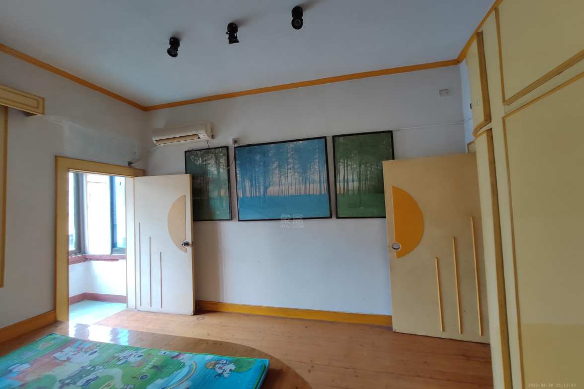 龙泉居委会  3室1厅1卫    700.0元/月 龙泉居委会  3室1厅1卫    700.0元/月室内图1