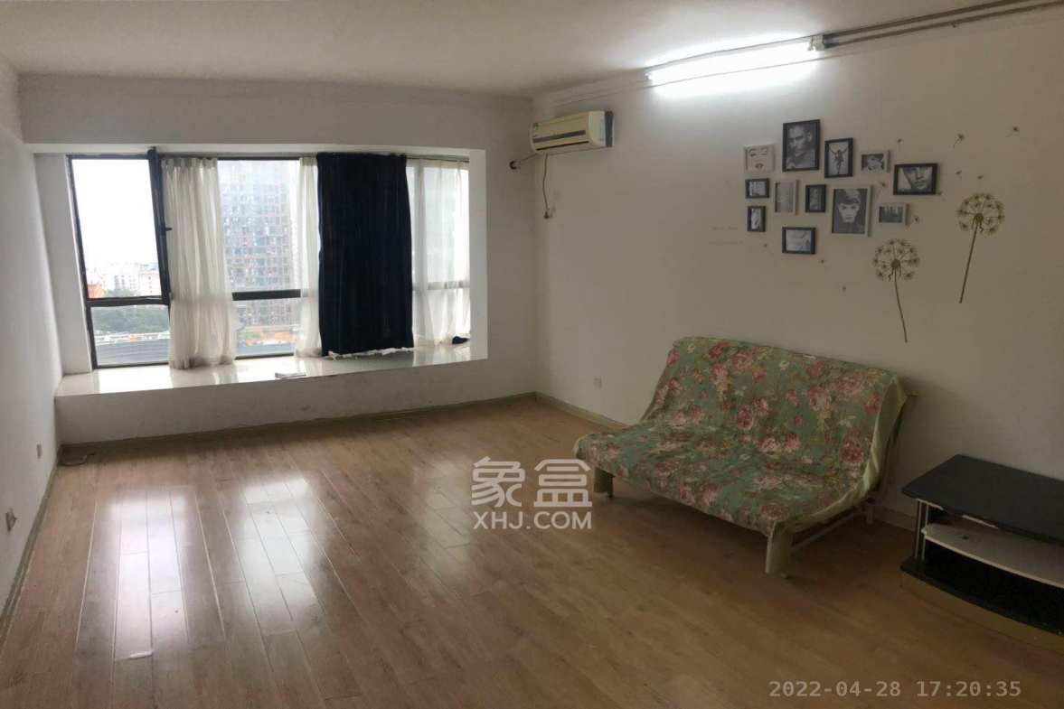 三万英尺  1室1厅1卫    1700.0元/月室内图