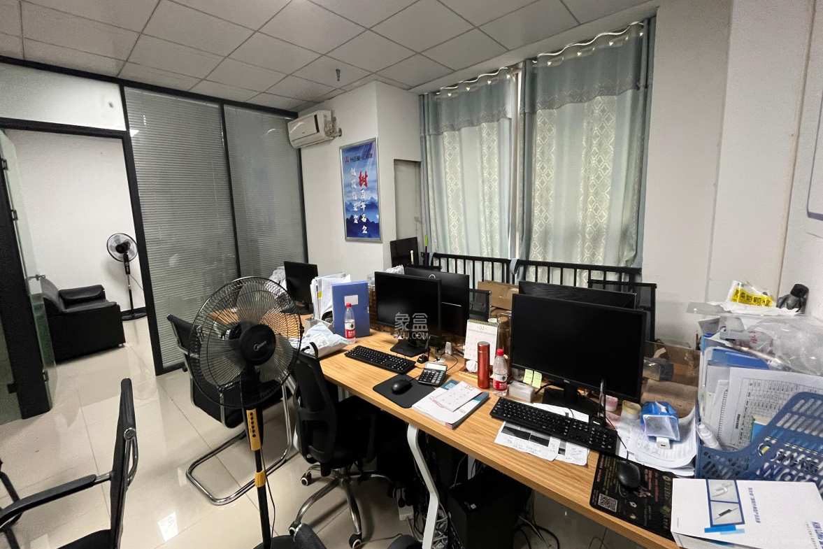 万泰国际  1室1厅1卫    7000.0元/月室内图