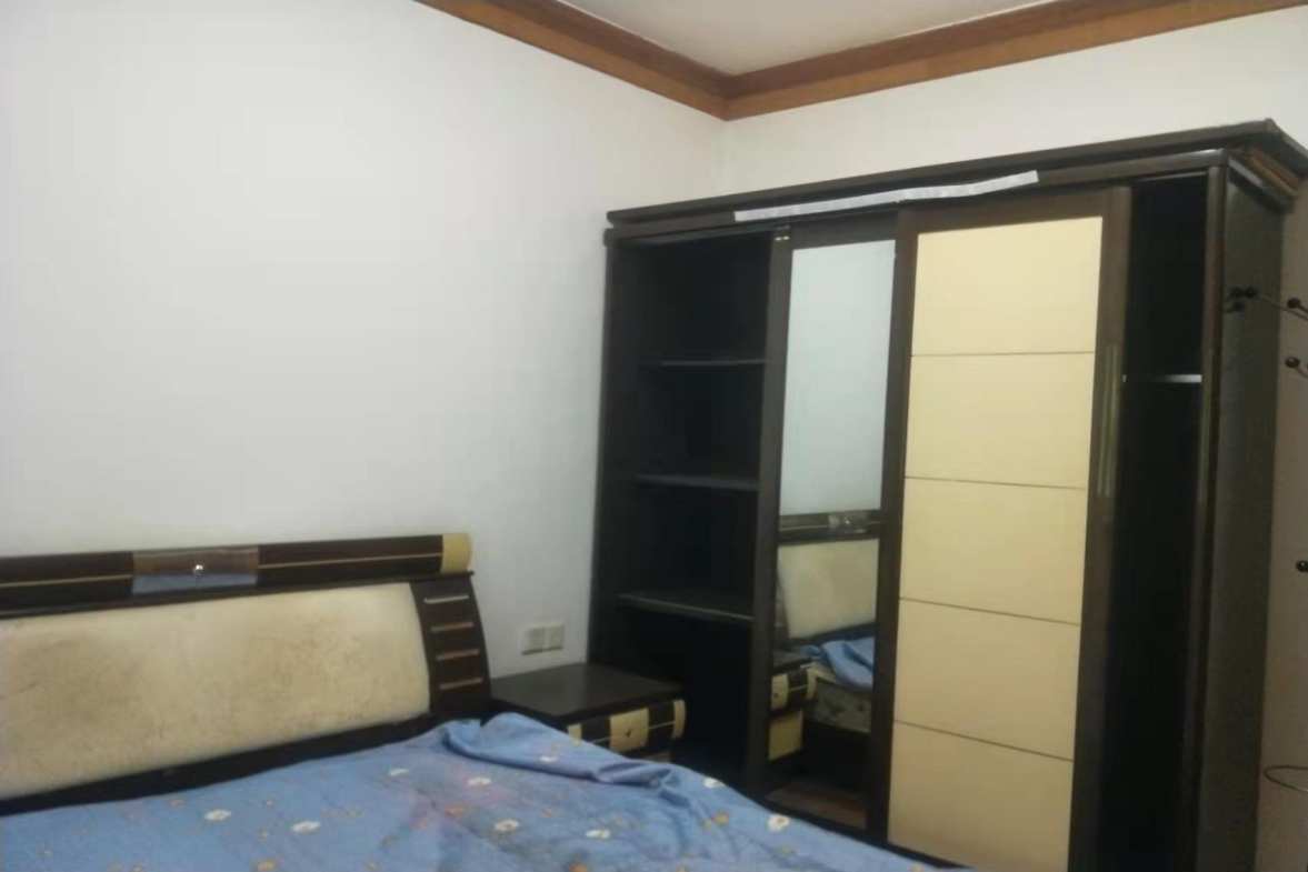 邮电新村  3室1厅2卫   1200.00元/月室内图