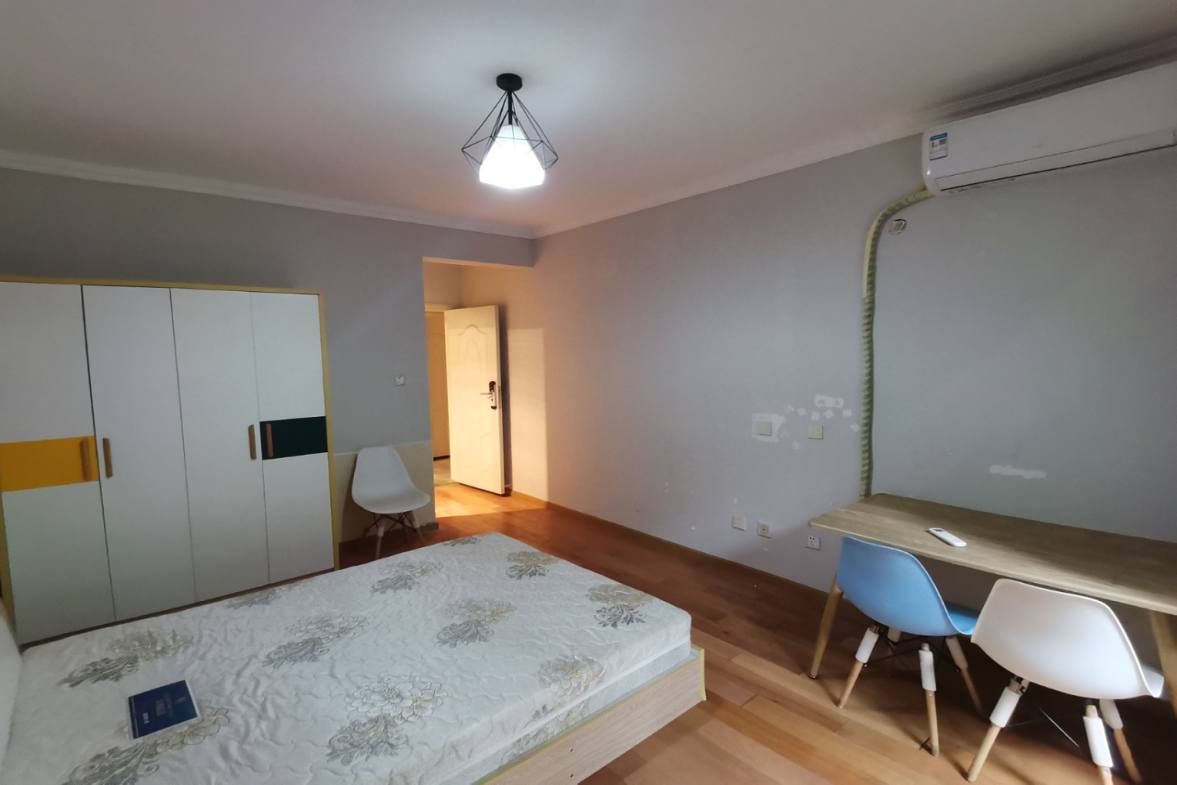 南湖国际6期  3室1厅2卫    3500.0元/月 南湖国际6期  3室1厅2卫    3500.0元/月室内图1