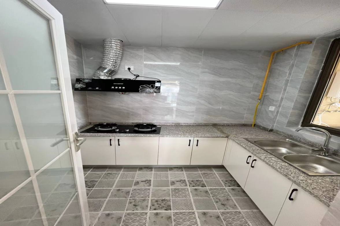 南湖国际中心锦辉阁  2室1厅1卫    2700.0元/月室内图